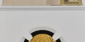 Justinian II, First Reign (AD 685-695). AV solidus