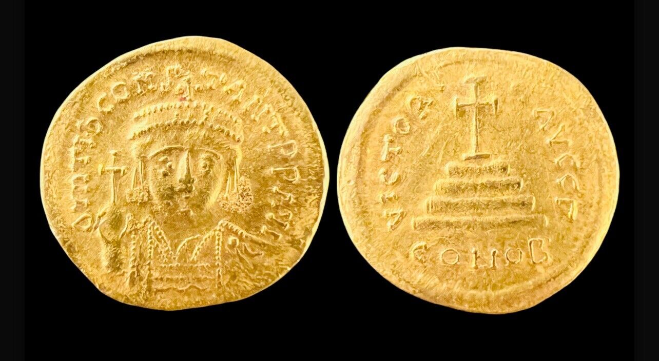 Tiberius Il Constantine (AD 578-582). AV solidus (21mm, 4.49 gm, 6h). Constantinople,3rd officina, AD 579-582.