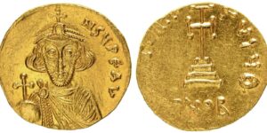 BYZANTINE EMPIRE. Justinian II. Gold Solidus, AD 686-687. Constantinople. First reign.